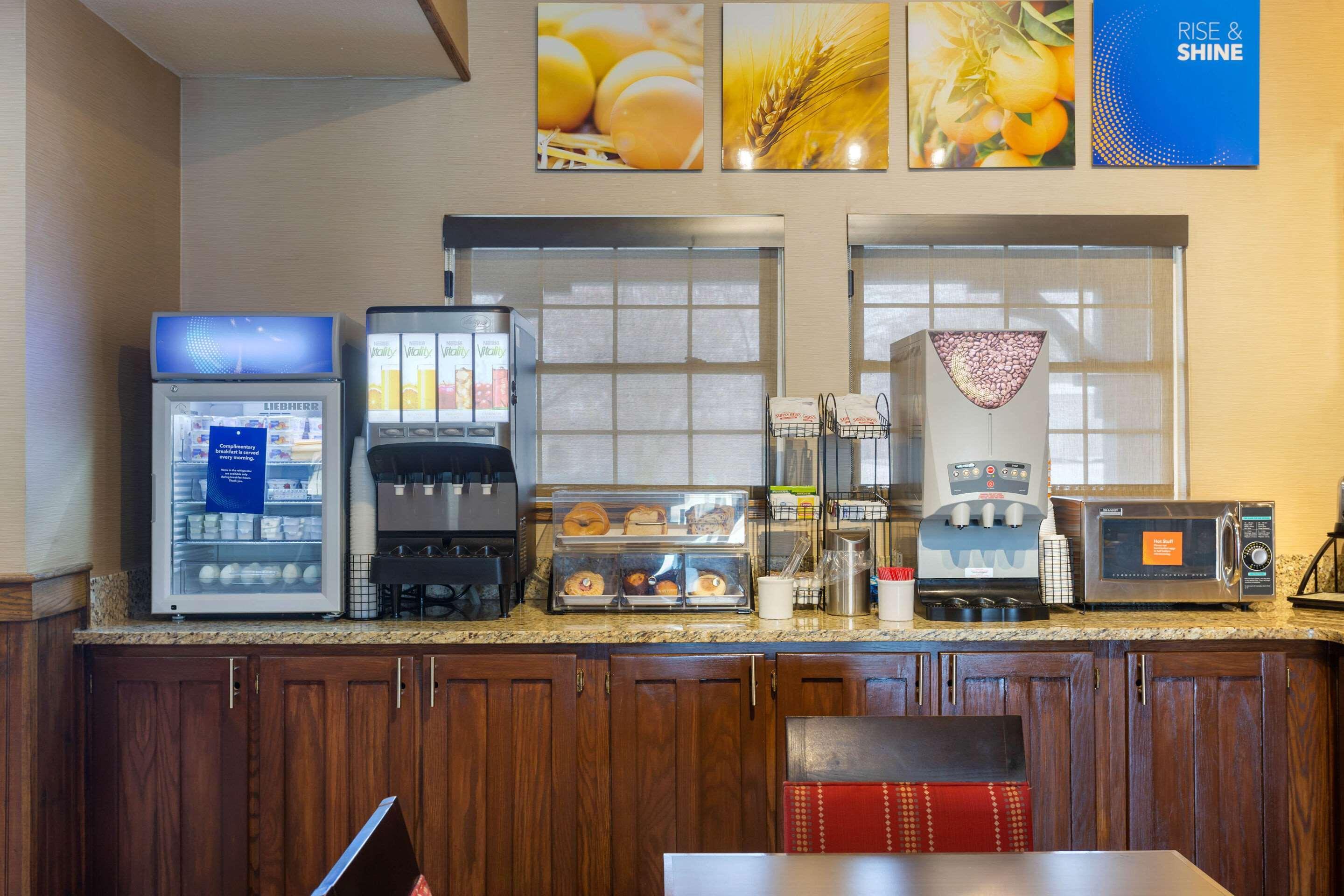 Comfort Inn Marshall Station Εξωτερικό φωτογραφία