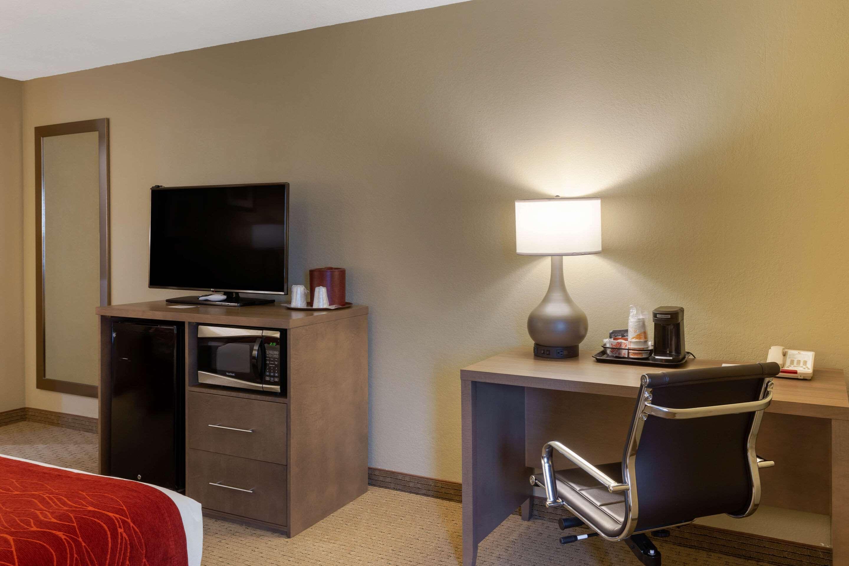 Comfort Inn Marshall Station Εξωτερικό φωτογραφία