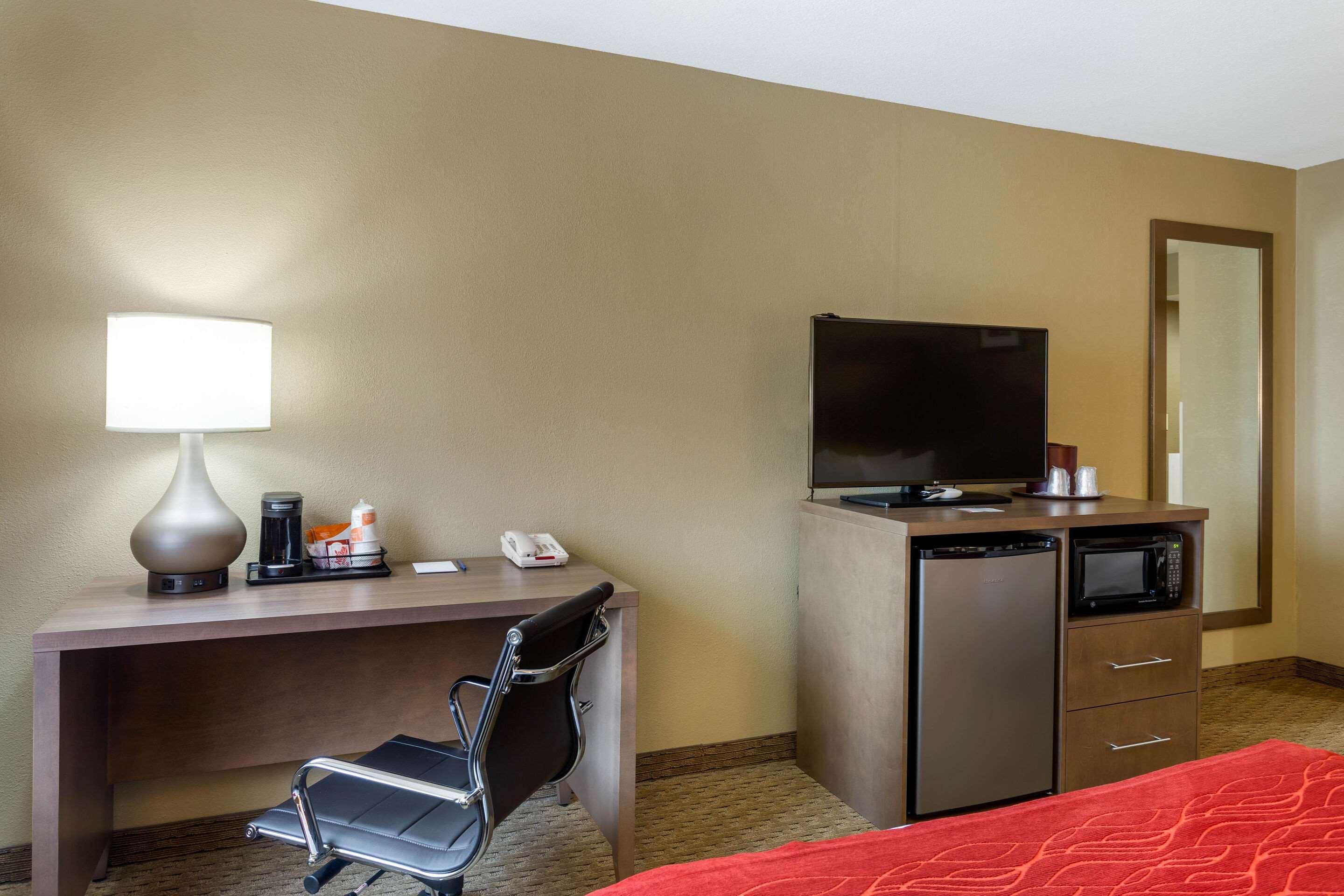 Comfort Inn Marshall Station Εξωτερικό φωτογραφία