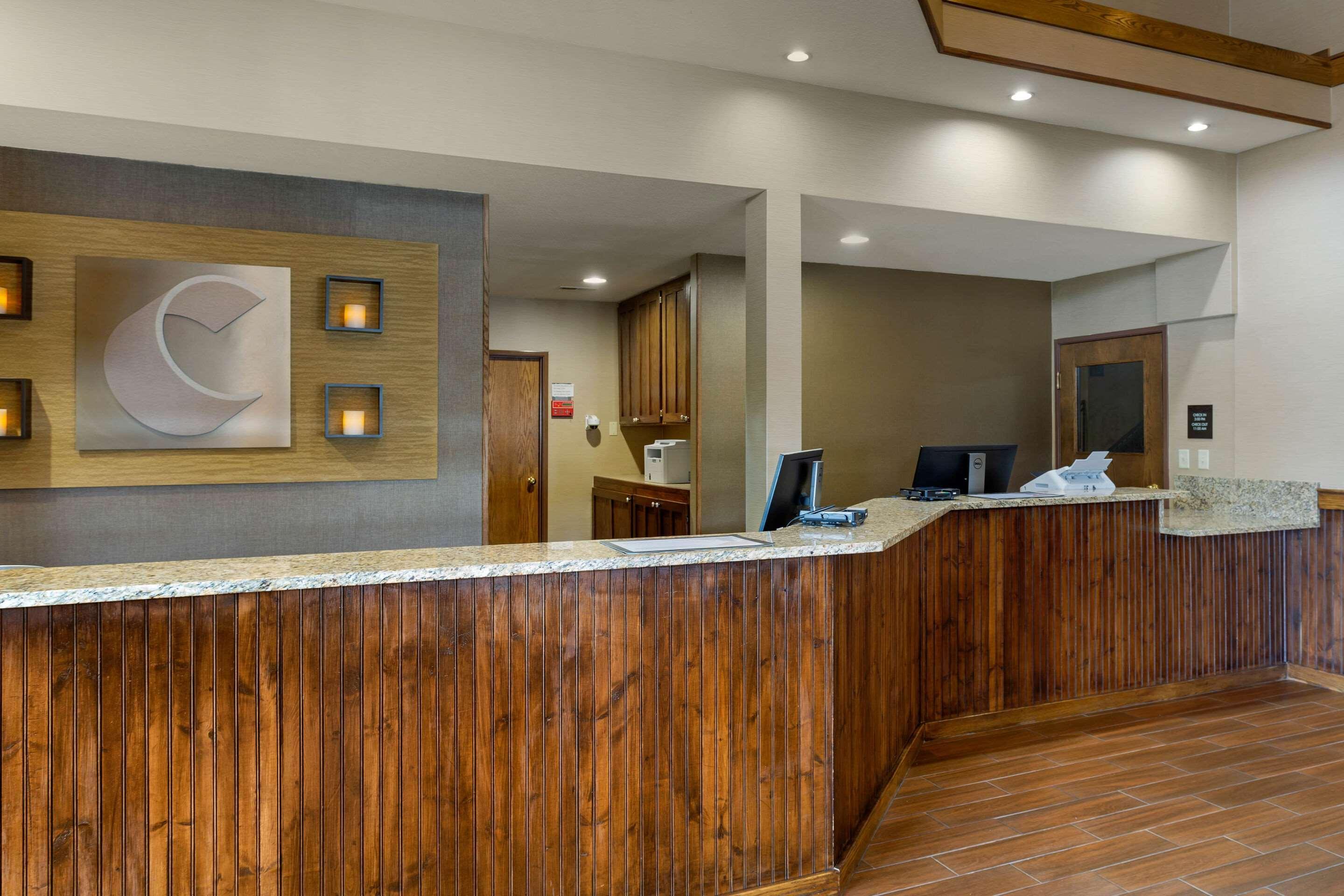 Comfort Inn Marshall Station Εξωτερικό φωτογραφία