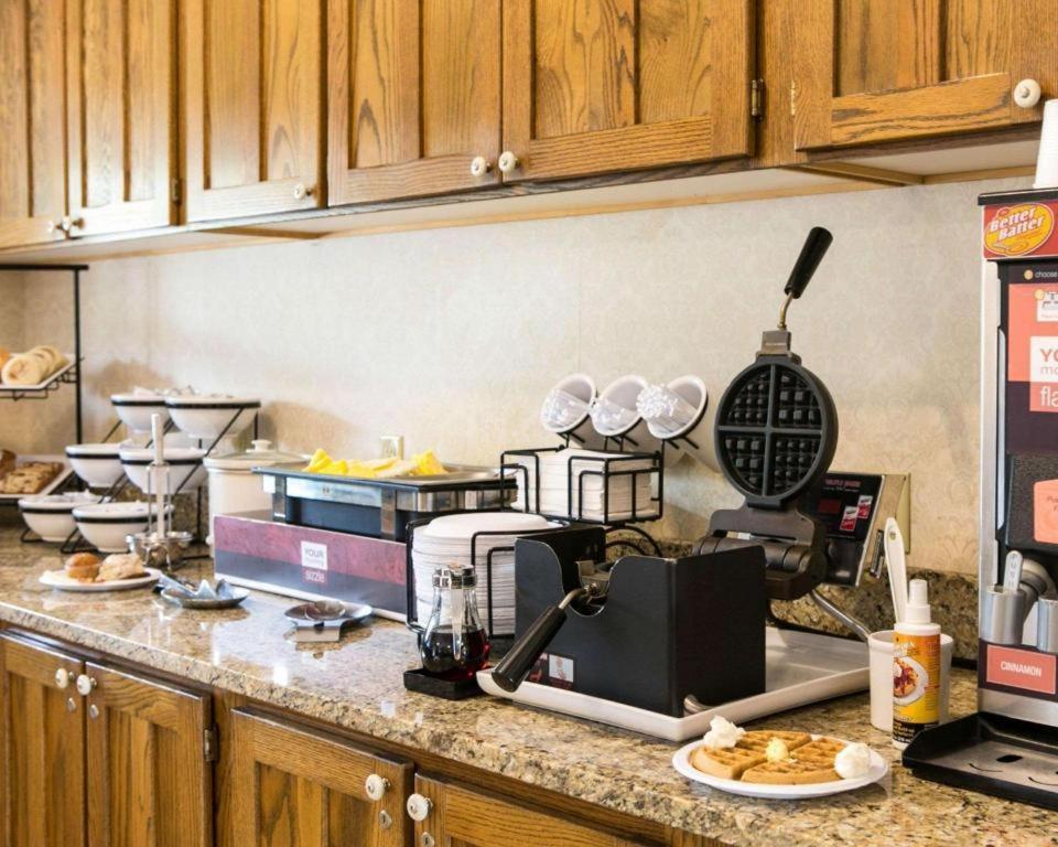 Comfort Inn Marshall Station Εξωτερικό φωτογραφία